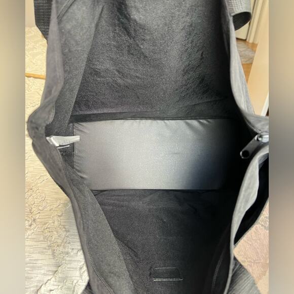 Authentic Walt Disney World Character Embroidered zipper Tote Bag Mickey Mouse - Picture 4 of 6